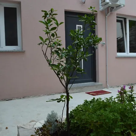 Apartman Kapetan Apartment *