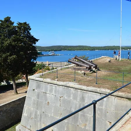 Apartament Apartman Kapetan Pula